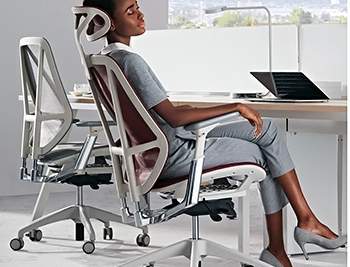 Эргономичные компьютерные кресла - фото 1